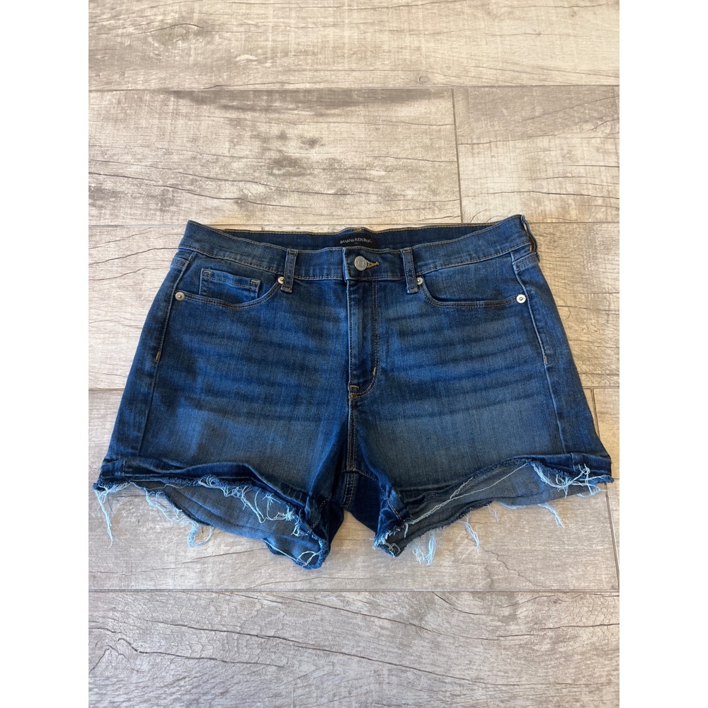 Banana Republic 4" Denim Shorts Medium Wash Frayed Raw Hem Size 29/8